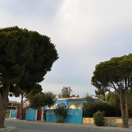 Coral Bay .5 Bedrooms.1 Minute Walk To The Beach